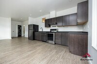 Building Photo - 4647 SE 40th Ave