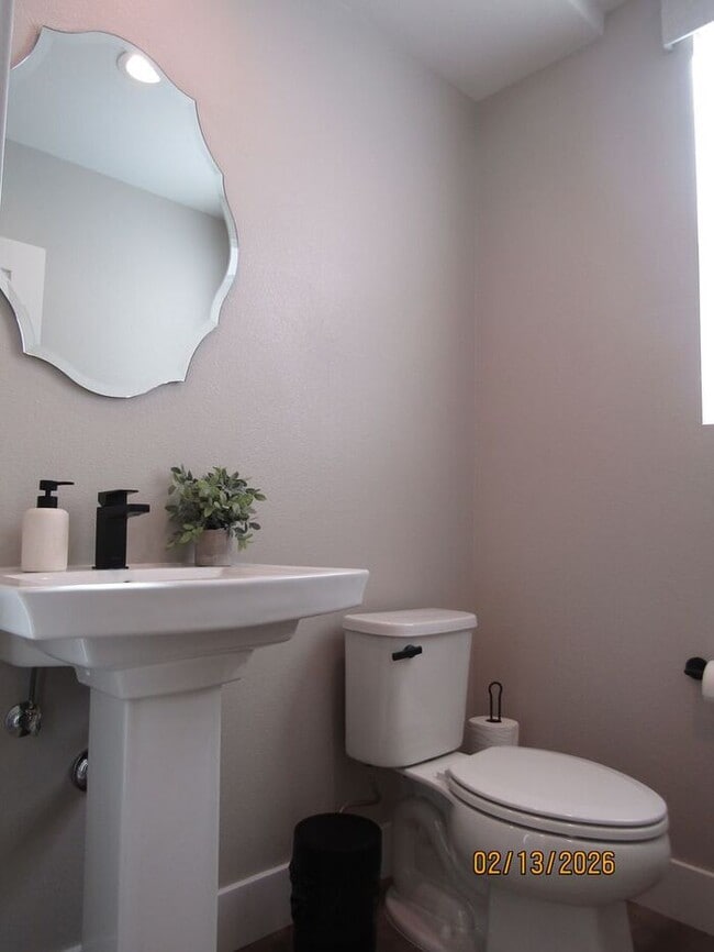 Building Photo - Luxury Living in Fountaingrove Wine Country/ Excellent location with rare views