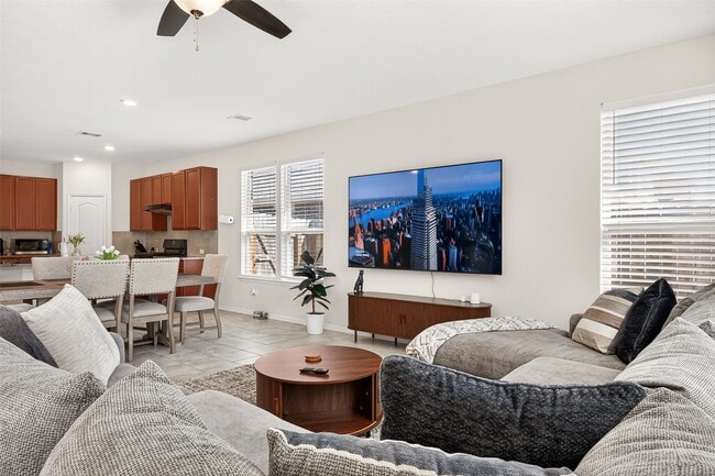 Building Photo - 28423 Aubrey Orchard Ln