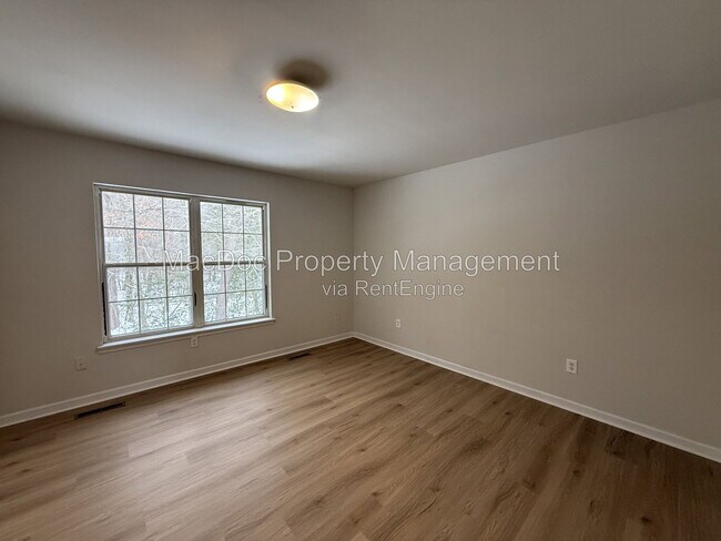 Building Photo - 5230 King's Wood Ln