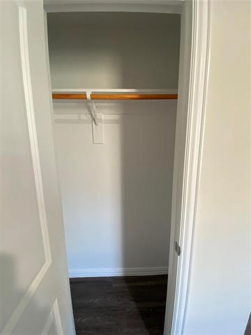 Building Photo - 104 Holiday Dr