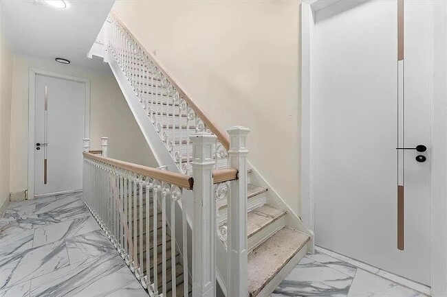 Building Photo - 2321 John F. Kennedy Blvd