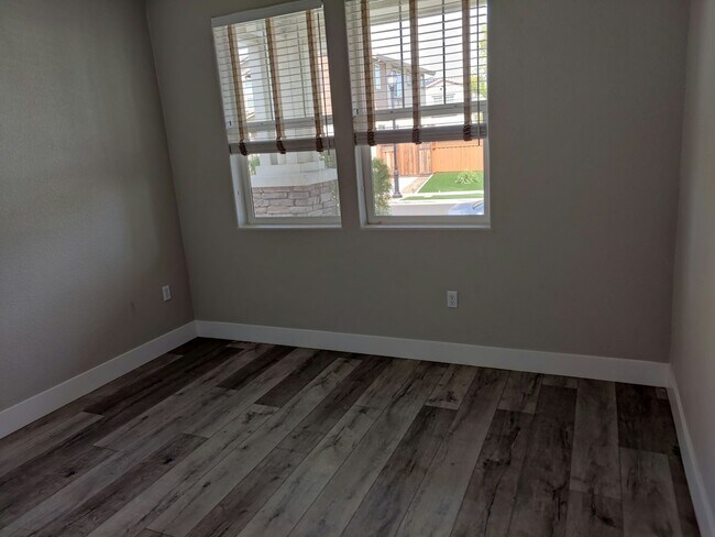 Building Photo - 232 Tuso Ranch Rd