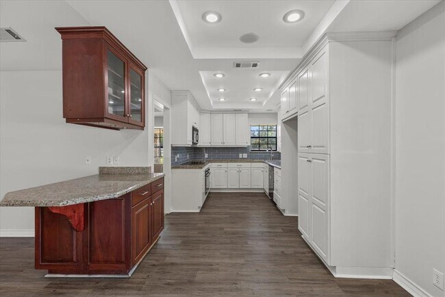 Building Photo - 6725 The Outer Ave