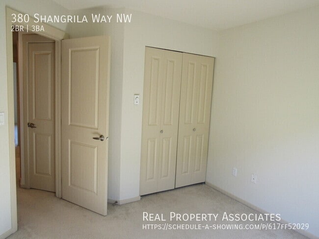 Building Photo - 380 Shangri-La Way NW