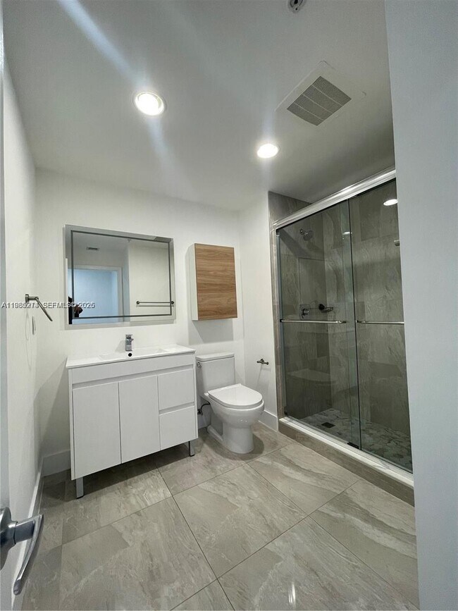 Building Photo - 10 Aragon Ave