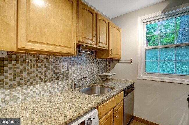 Building Photo - 211 N Trenton St