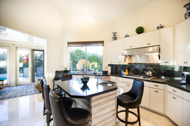 Building Photo - 75273 Spyglass Dr