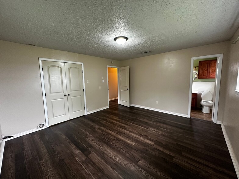 Building Photo - 179 Weldon Dr
