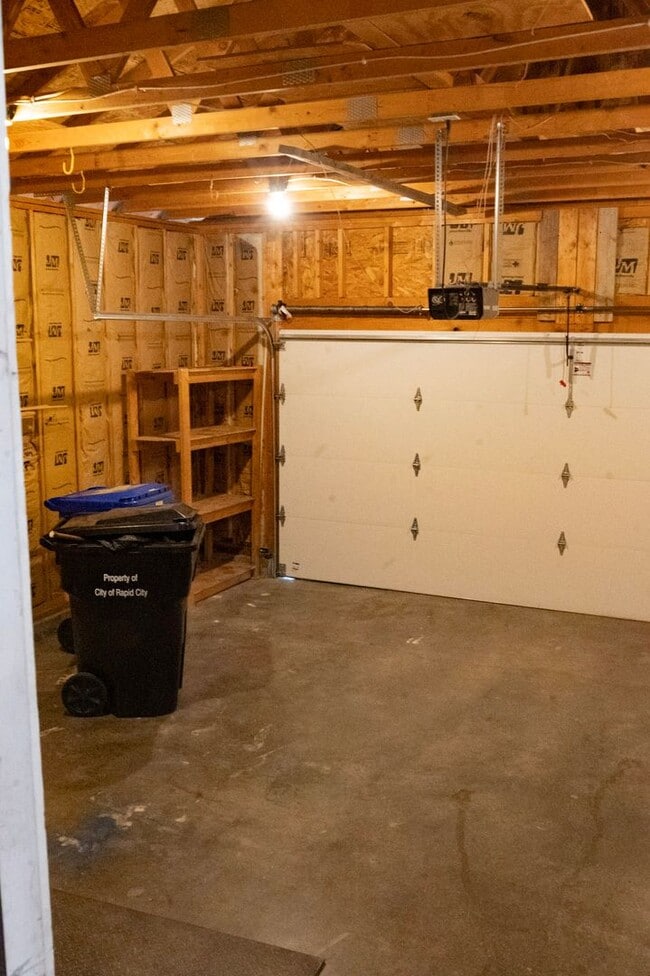 Building Photo - 549 Hanover Dr