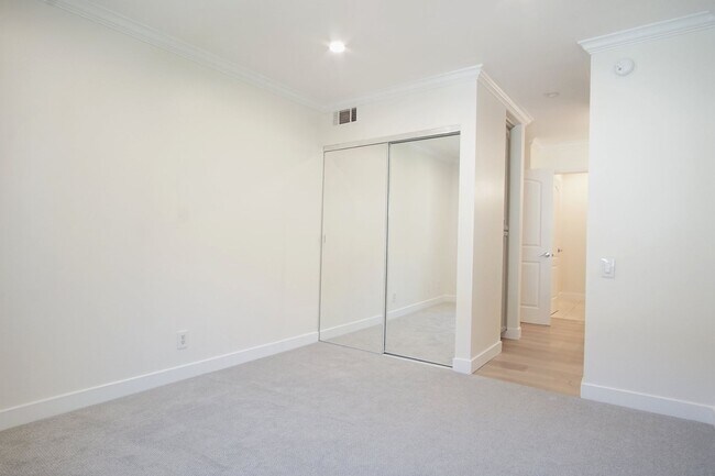 Building Photo - 5460 White Oak Ave