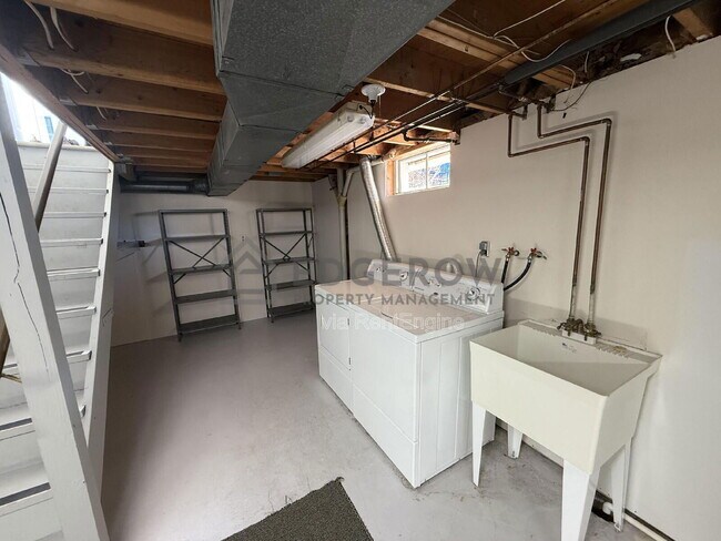 Building Photo - 2540 Ancient Dr SW