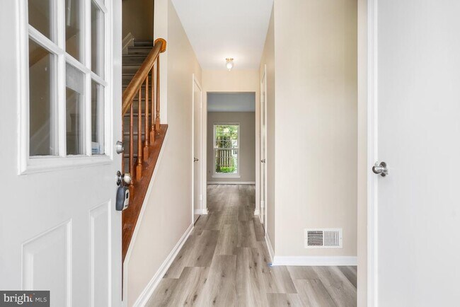 Building Photo - 3121 Benton Square Dr