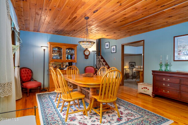 Building Photo - 37 Ichabod Ln