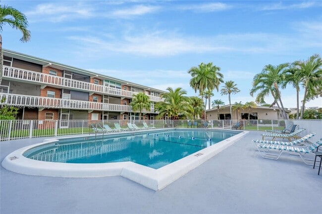 Building Photo - 141 NE 10th Ave