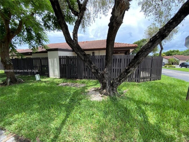 Building Photo - 14965 SW 49th Ln