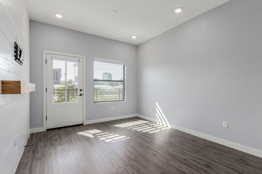 Building Photo - 475 N 9th St
