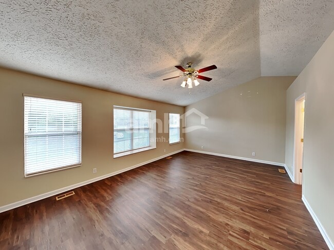 Building Photo - 3110 N Waterford Ct