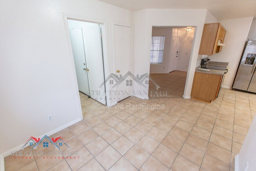 Building Photo - 5706 N 74th Dr