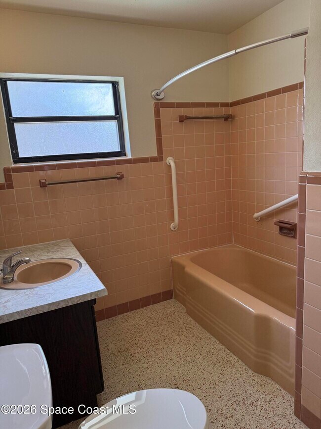 Building Photo - 21 Rosevere Way