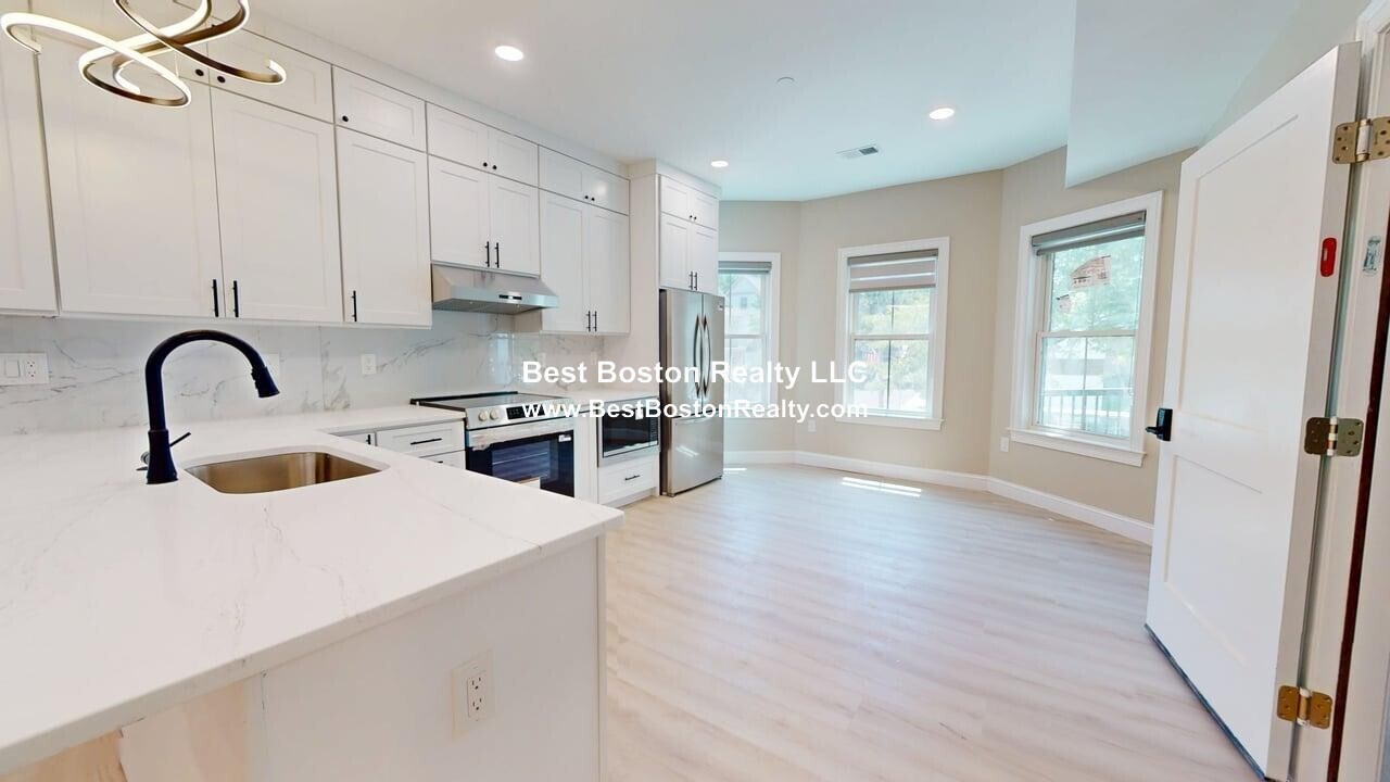 Building Photo - 231 Highland Ave