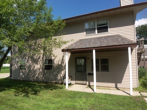 Primary Photo - AVAILABLE AUGUST 1st! 3 Bedroom Duplex w/G...