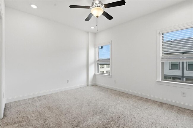 Building Photo - 2438 Figaro Dr
