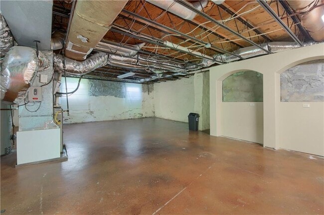 Building Photo - 2420 Rhineland Ct NE
