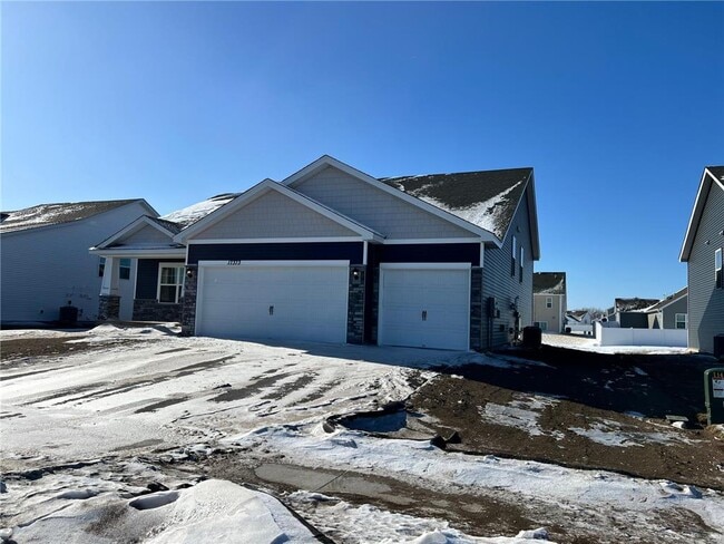 Building Photo - 17373 Dulles Ln