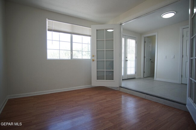 Building Photo - 4573 Bobolink Way
