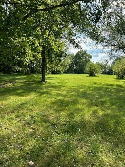 Building Photo - 212 Main St