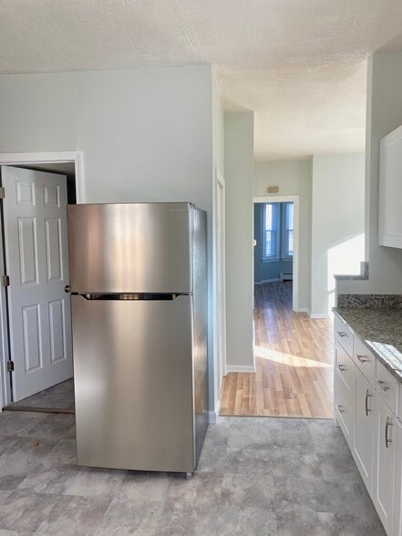 Building Photo - 56 Broadway