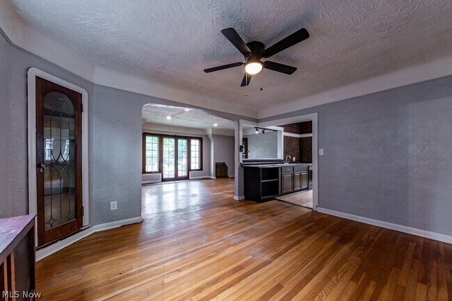 Building Photo - 18405 Newell Rd