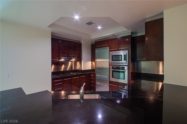 Building Photo - 2700 S Las Vegas Blvd