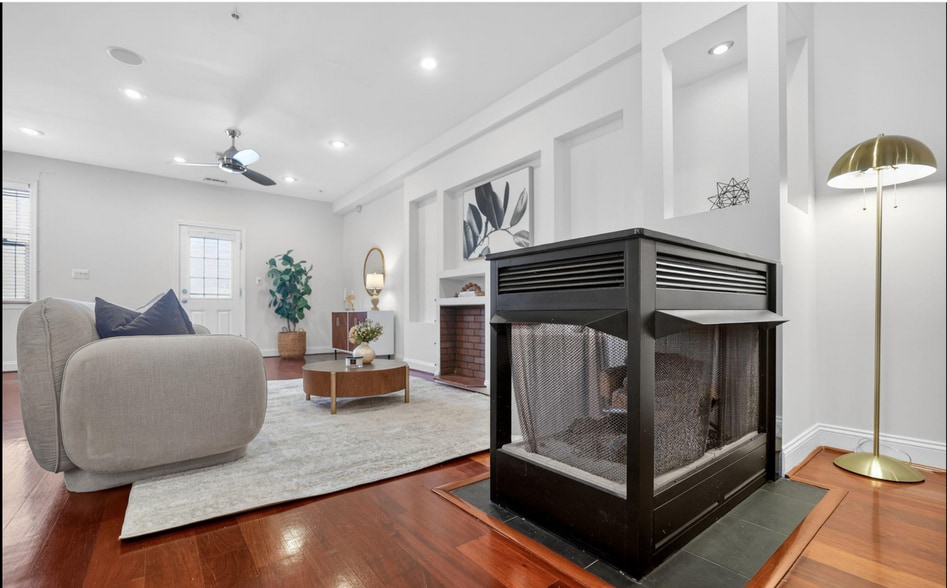 Building Photo - 3573 Warder St NW