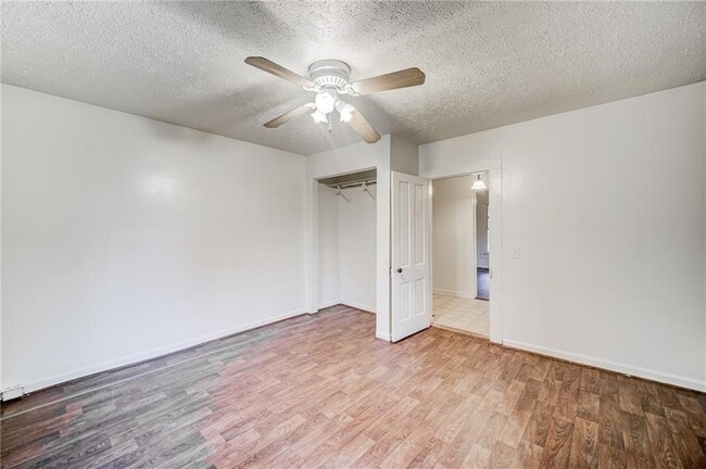 Building Photo - 1290 Reavis Mountain Rd
