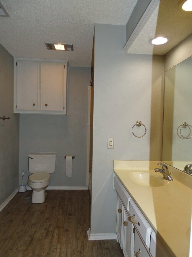 Building Photo - 5738 94th St