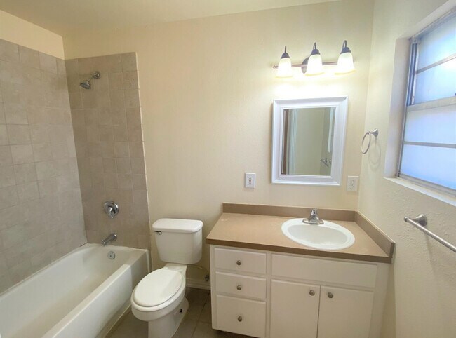 Building Photo - 4908 43rd St