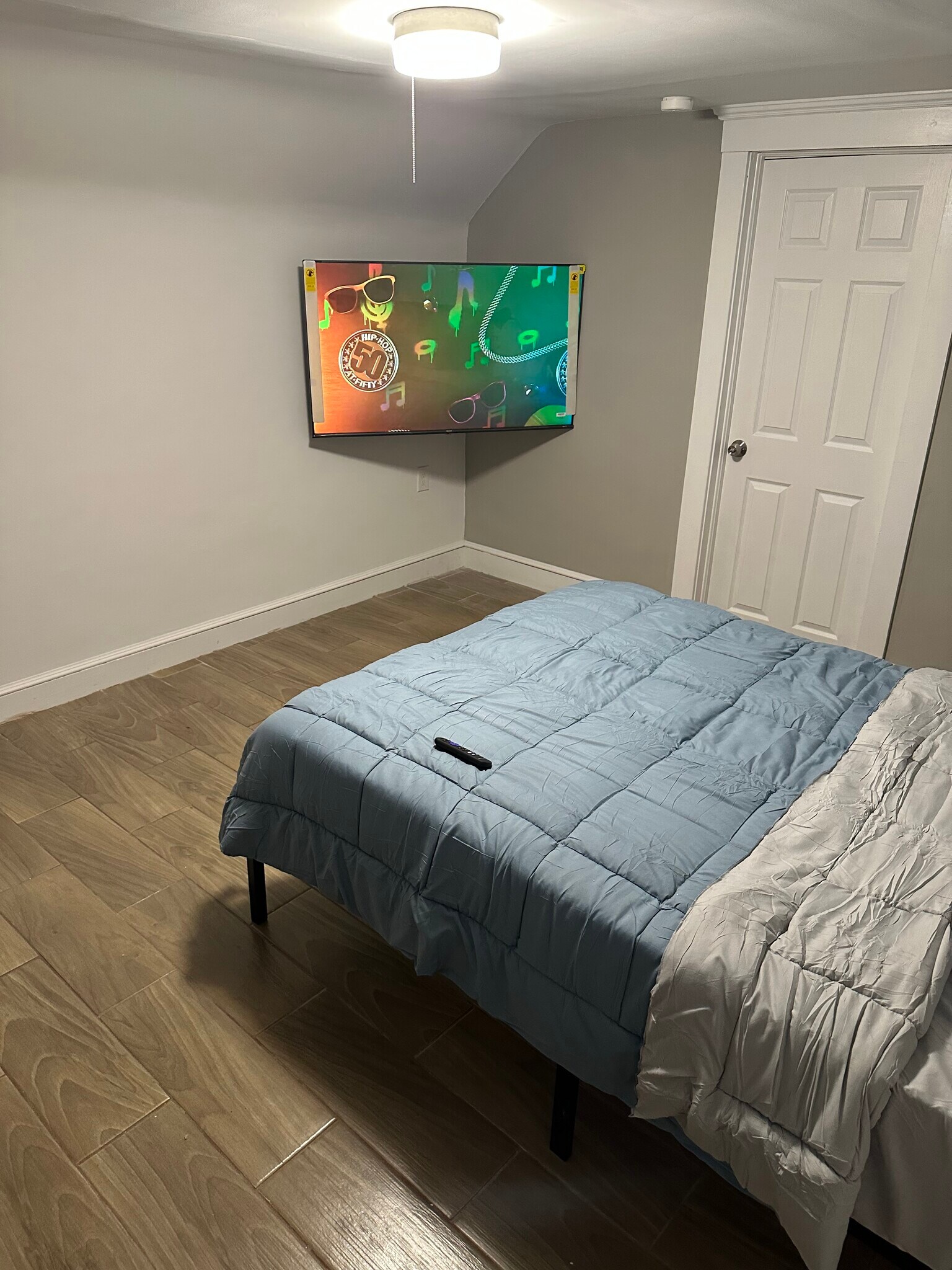 Building Photo - 66 Maplewood Ave