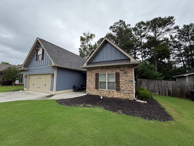 Building Photo - Nice 3/2 House with Bonus in Shannon- $2,850