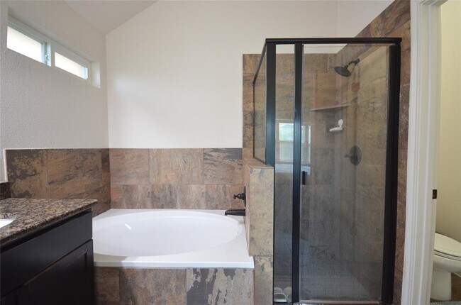 Building Photo - 5632 Sabbia Dr