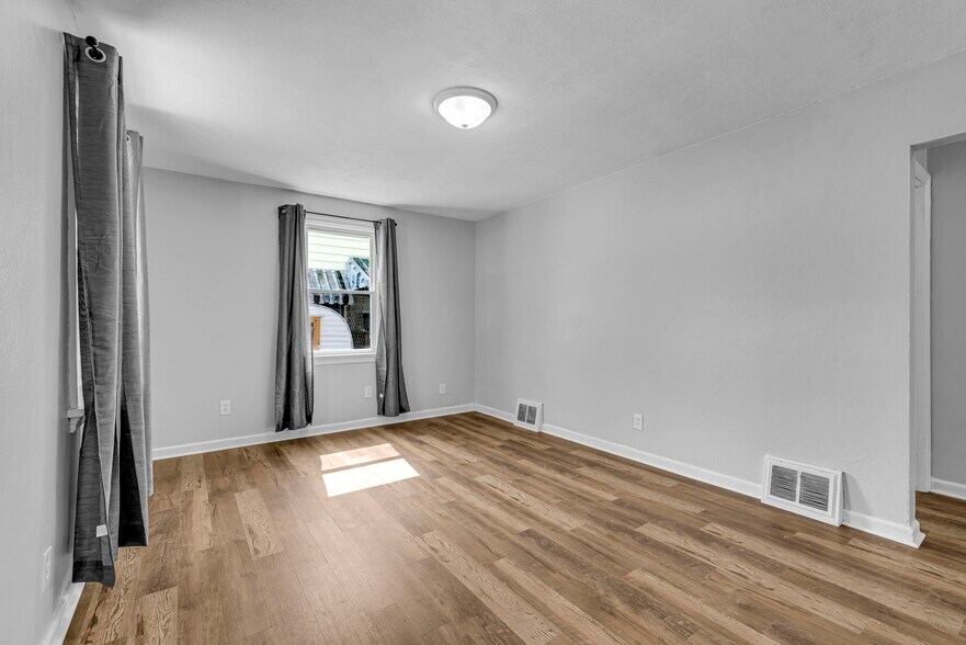 Living Room - 9440 Kathlyn Dr