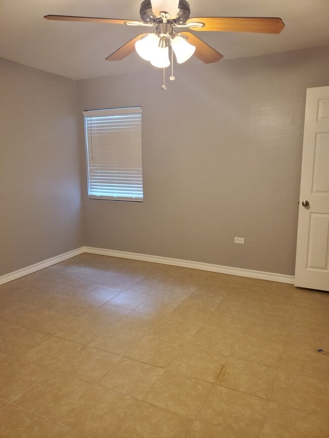 Building Photo - 1421 W Madison Ave