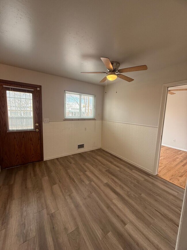 Building Photo - $0 DEPOSIT OPTION, CHARMING 3 BED 2 BATH TRADITIONAL HOME!! HUGE YARD, STEPS FROM PEORIA STATION