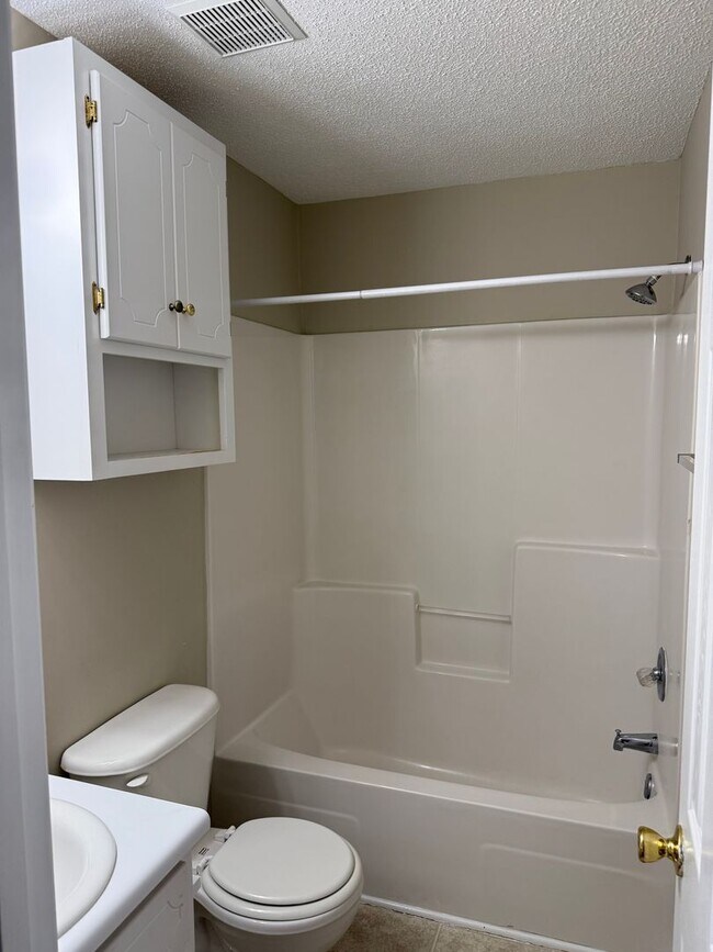 Building Photo - 111 Woodberry Dr