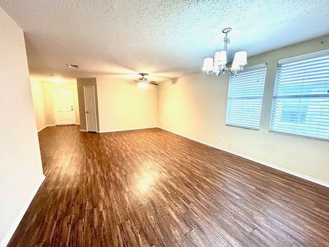 Building Photo - 3516 Clydesdale Dr