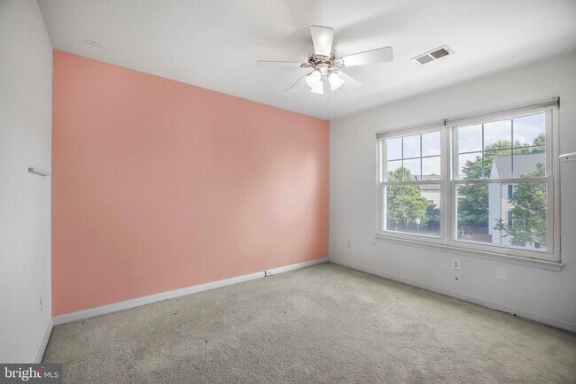 Building Photo - 43782 Brookline Terrace