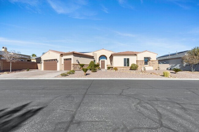 Building Photo - Canyon Falls Single-Story: Chef’s Kitchen, Office + Built-In BBQ Yard (3-Car)
