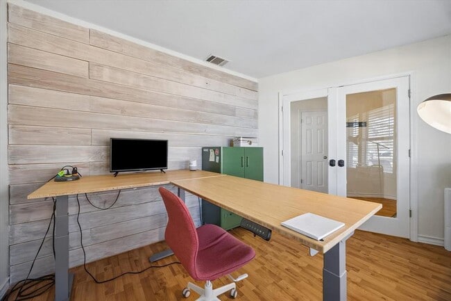 Building Photo - 2011 Harvest Moon Dr