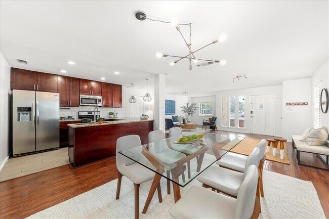 Building Photo - 5108 Emerald Forest Dr